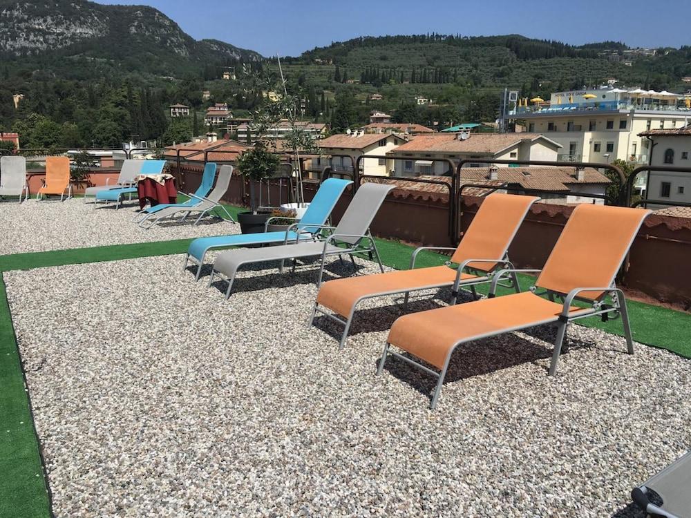 Hotel Cortina Гарда Экстерьер фото