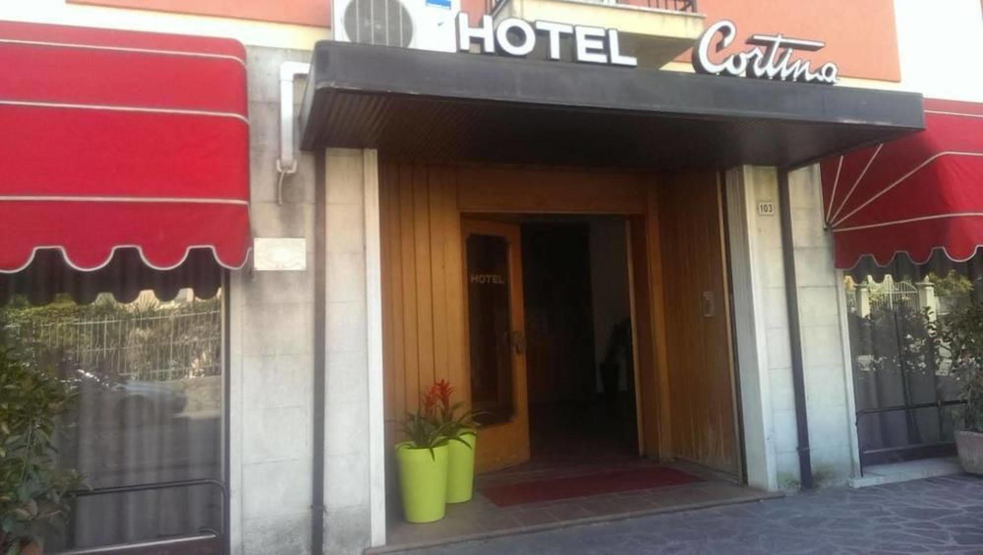 Hotel Cortina Гарда Экстерьер фото