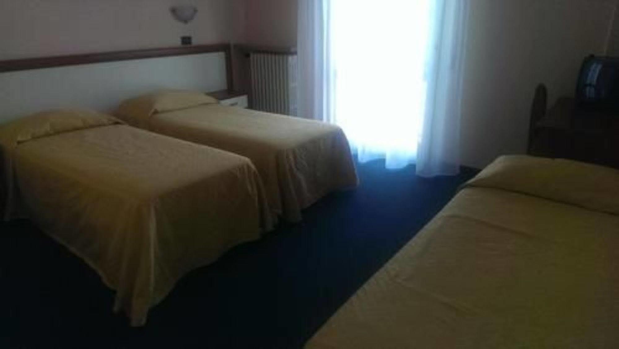 Hotel Cortina Гарда Экстерьер фото