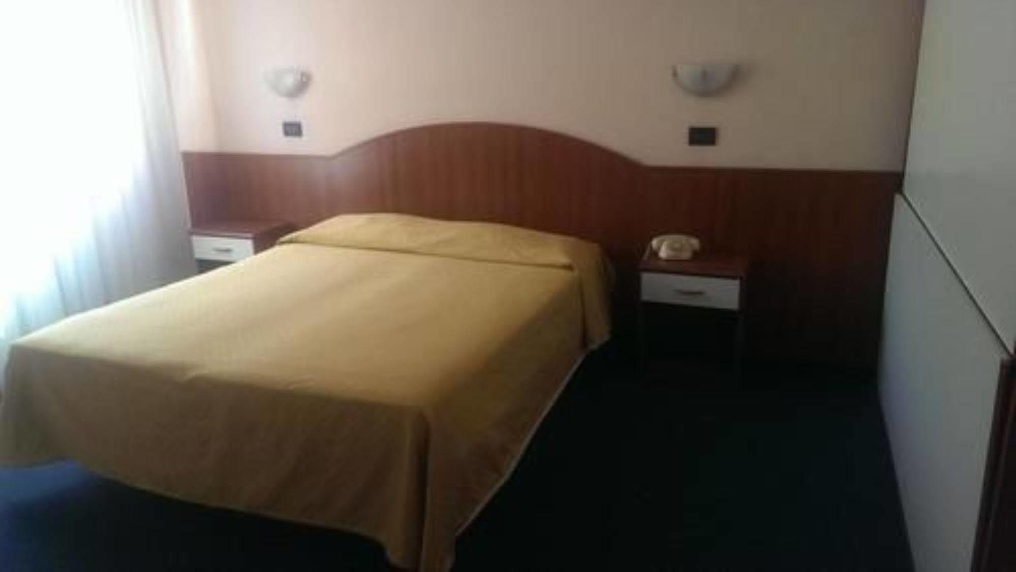 Hotel Cortina Гарда Экстерьер фото